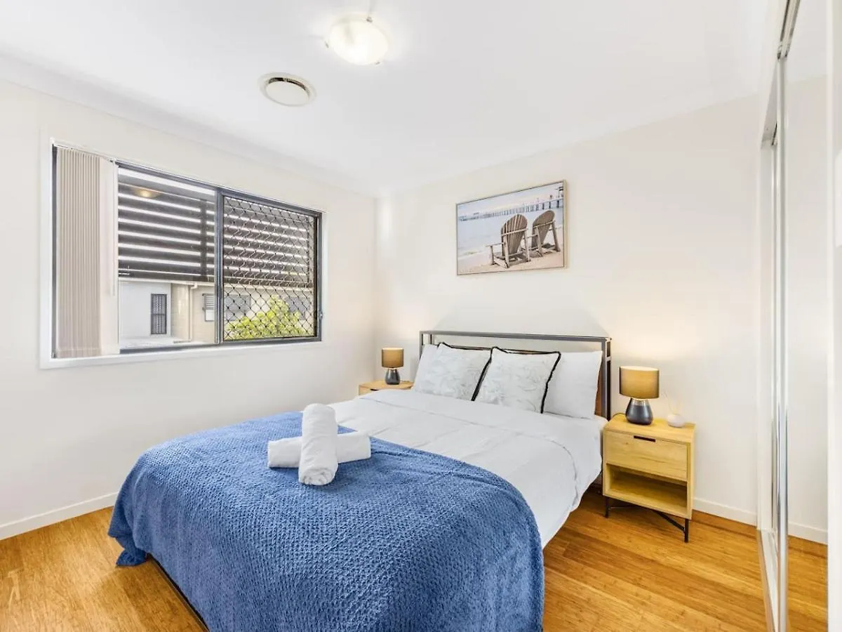 3Bd Townhouse Close To Shops, Transport With Carpark Brisbane 0*,